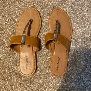 Pierre dumas women’s flip flops